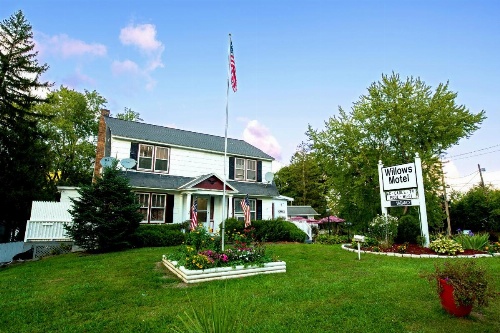 Willows Motel image 33